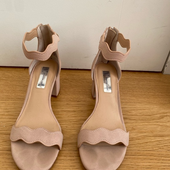 Short block heels. Perfect for spring - Picture 2 of 5